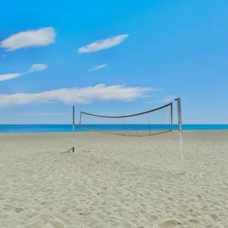 Agreable Pour 4 Personnes Avec Piscine Collective 4mar207 * Le Barcarès