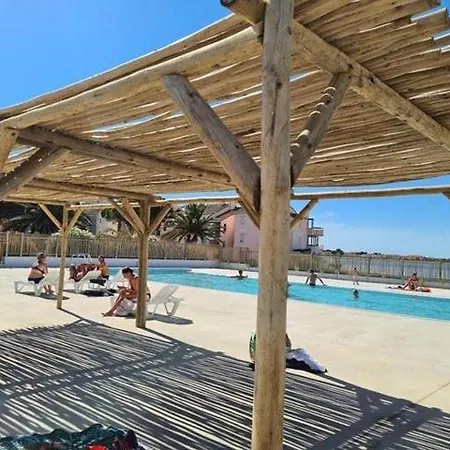 Pour 4 Personnes Avec Piscine Collective 4mar207 *