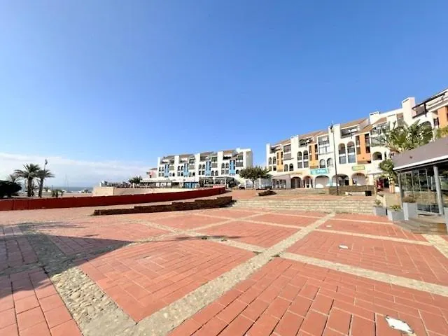 Agreable Pour 4 Personnes Avec Piscine Collective 4mar207 *