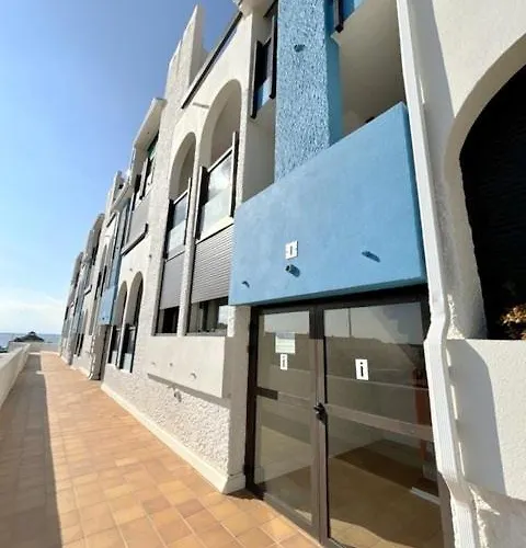 Agreable Pour 4 Personnes Avec Piscine Collective 4mar207 * 르발카레스
